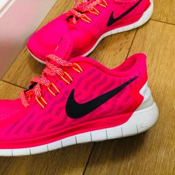  Nike pink women’s trainers
Size 4.5
great condition only worn once or twice