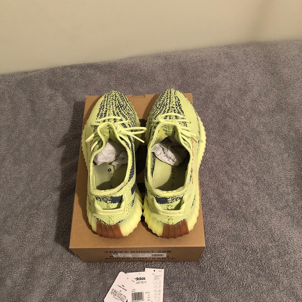 Yeezy boost 350 v2 semi frozen hot sale yellow footlocker