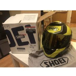 Shoei High performance Qwest Helmet
Box and Cover included.
Perfect condition used only 3 times.
Extra tint glass see on pic and Comes with brand new original glass.