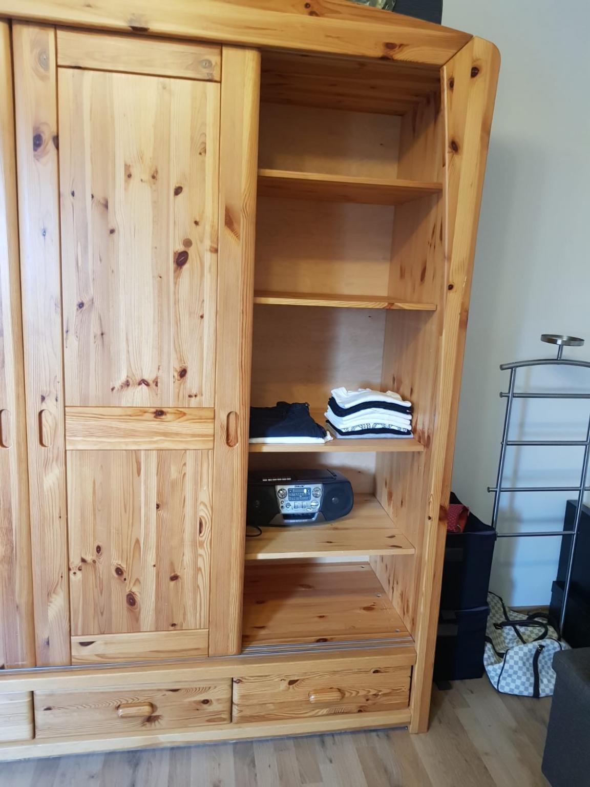 kleiderschrank-voll-massiv-mit-schiebet-ren-in-50259-pulheim-f-r-180-00