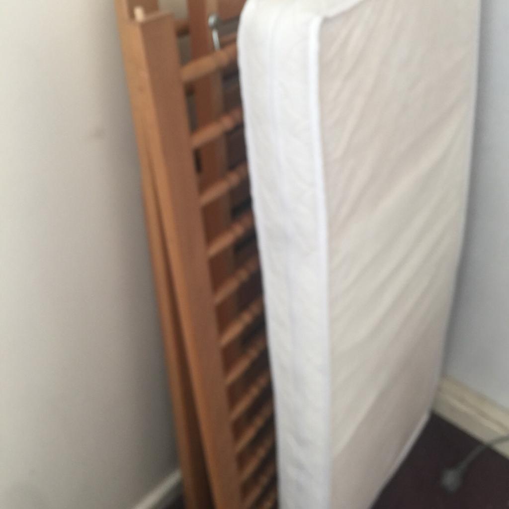 Cot for sale in B36 Birmingham für £ 25,00 zum Verkauf Shpock AT