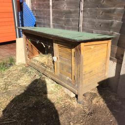 Good condition too small for my large continental rabbit 
Would do someone a good turn or starting out