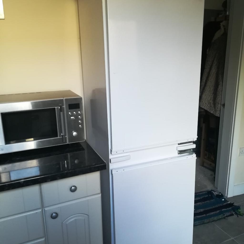 Howdens Lamona integrated fridge freezer in SY1 Shrewsbury for £50.00