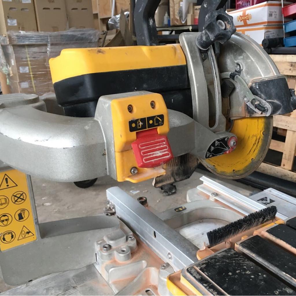 DEWALT D24000 Wet Tile Saw 230V in B11 Birmingham für 500,00 £ zum