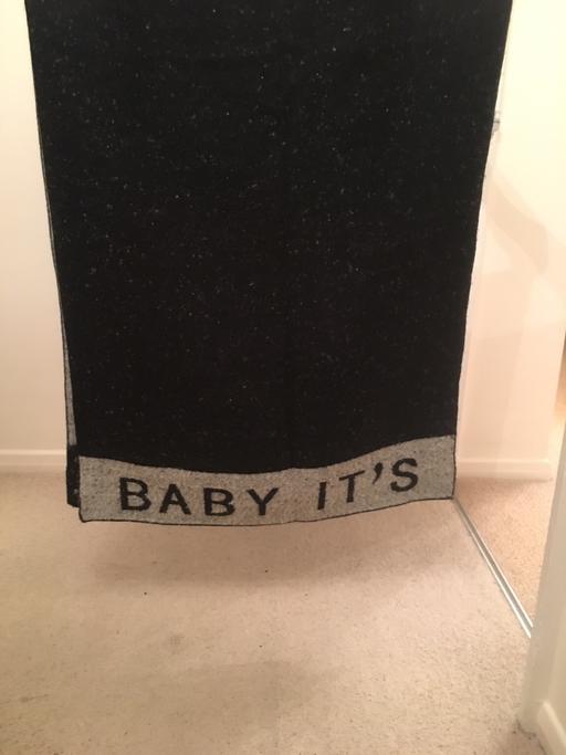 Buy & Sell East London Havering - Photos for Baby it’s cold outside large scarf