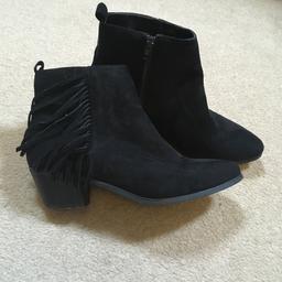 Black faux suede ankle boots 
Worn 3or 4 times
Excellent condition
