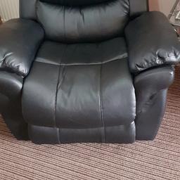 Black Leather Reclining char 
As New not used 
still has labels on 
No damage marks Or rips 
full size chair 
high  36"
width 38"
Can remove back to transport 

£45  ono