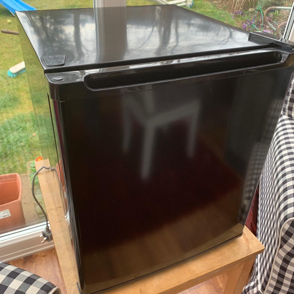 Counter top fridge in NN10 East Northamptonshire for £45.00 for sale