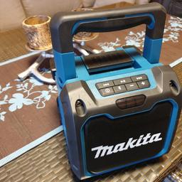Verkaufe meinen Makita Bluetooth Lautsprecher.

Zustand wie neu.
Wie auf Fotos ersichtlich .
Mit Netzteil ohne Akku .

Anschauen jederzeit möglich.

Privatverkauf darum keine Garantie Gewährleistung und Umtausch
