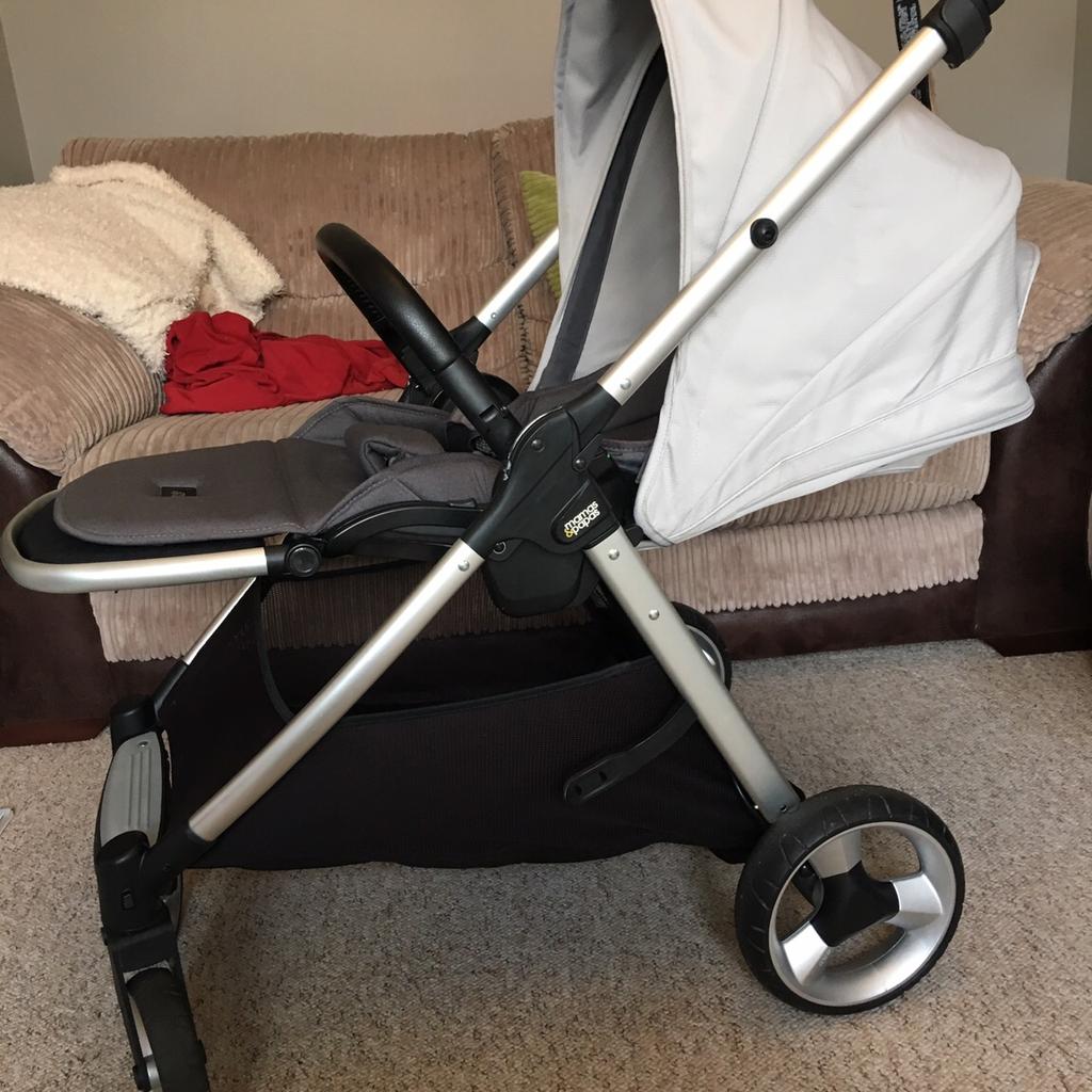 Mamas And Papas Armadillo Flip Xt2 Pushchair In St16 Stafford For £190. 