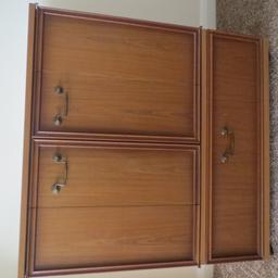 This item is in very good condition.

It has recently been used for more of a storage unit hence the added shelf. This can be removed if required.

Dims (approx.):

H91cm x W84cm x D46.5