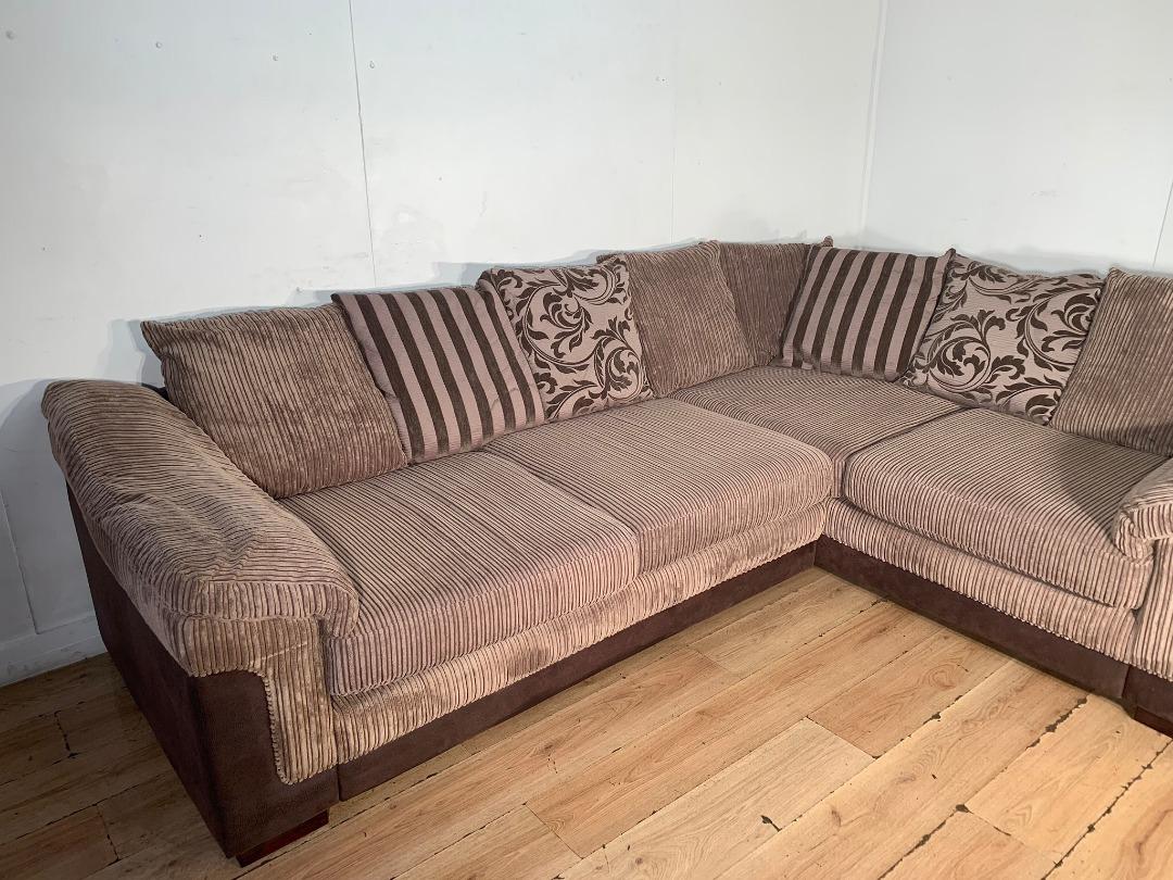 Brown DFS corner sofa / free delivery in SW8 London for £280.00 for