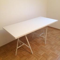 Verkaufe einen IKEA LINNMON / LERBERG Tisch in weiß. Tischplatte und Böcke können auch einzeln gekauft werden.
Maße Tischplatte: 150 x 75 x 3,4 cm, Höhe aufgebaut: 74 cm
Tischplatte: 20€, Böcke: 10€
Nur Selbstabholer.