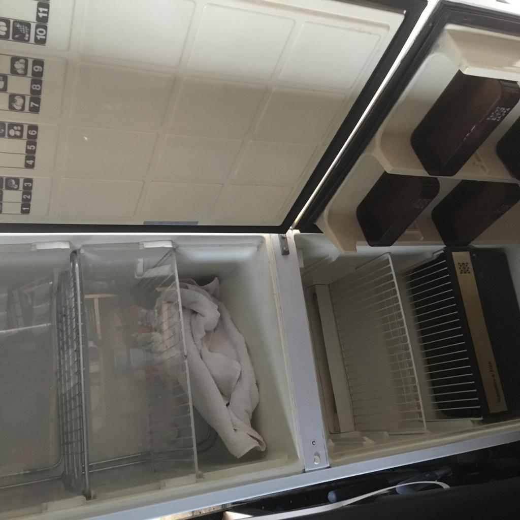 FREE FRIDGE FREEZER IN WORKING ORDER in EN5 for free for sale