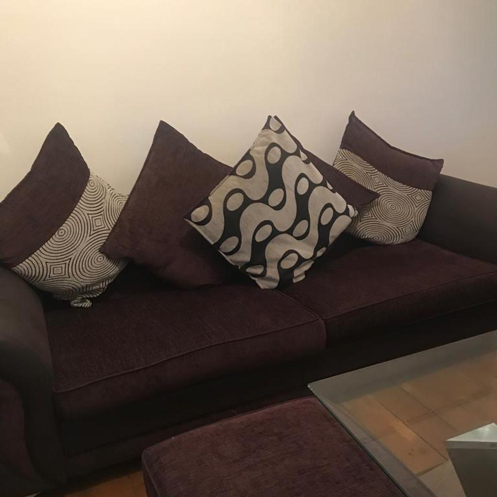 dfs 3 and 4 seater sofas with puffee in Willington für 300,00 £ zum ...