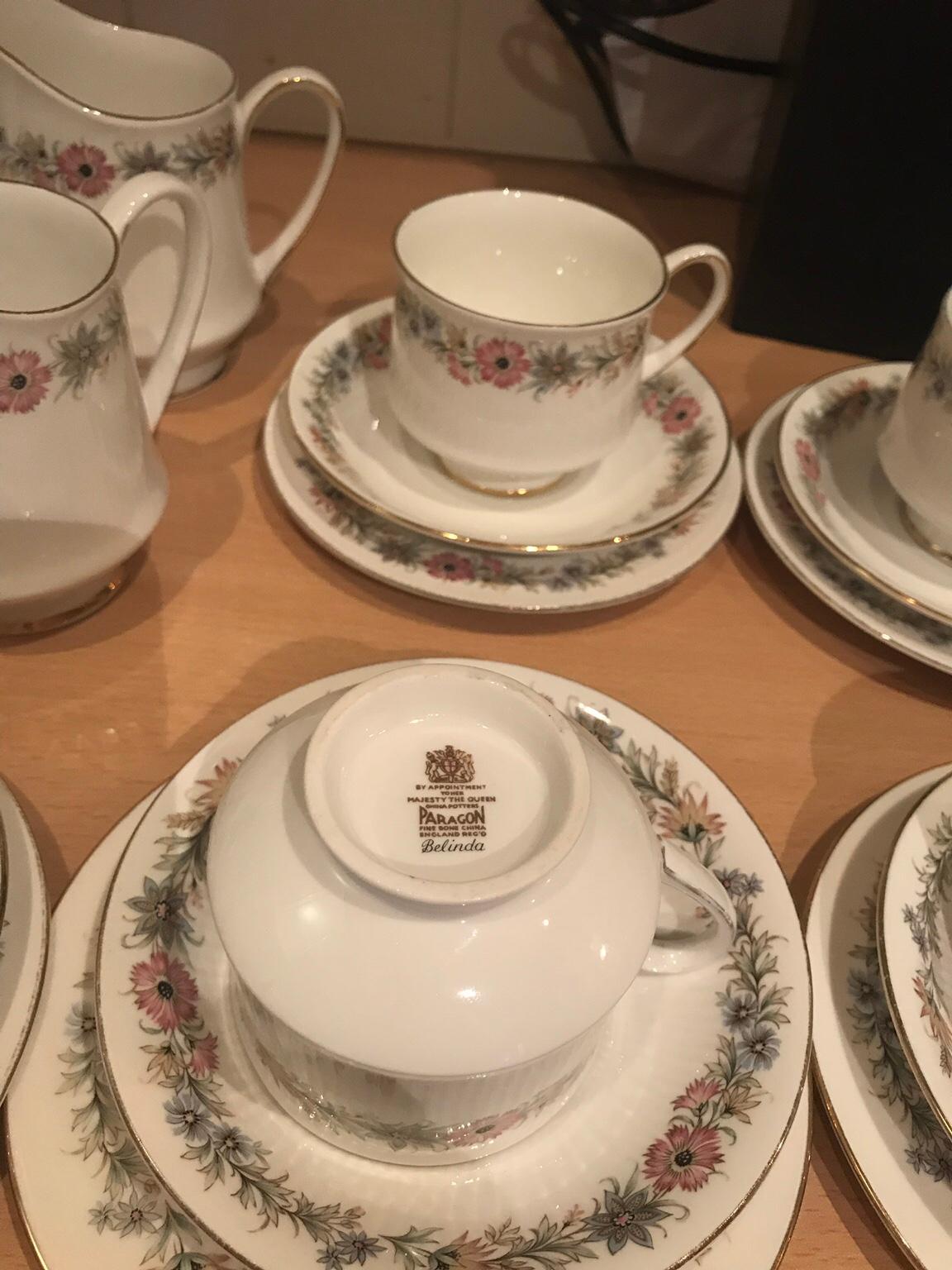 26 piece bone China PARAGON BELINDA tea pot s in Kirklees für 9,99
