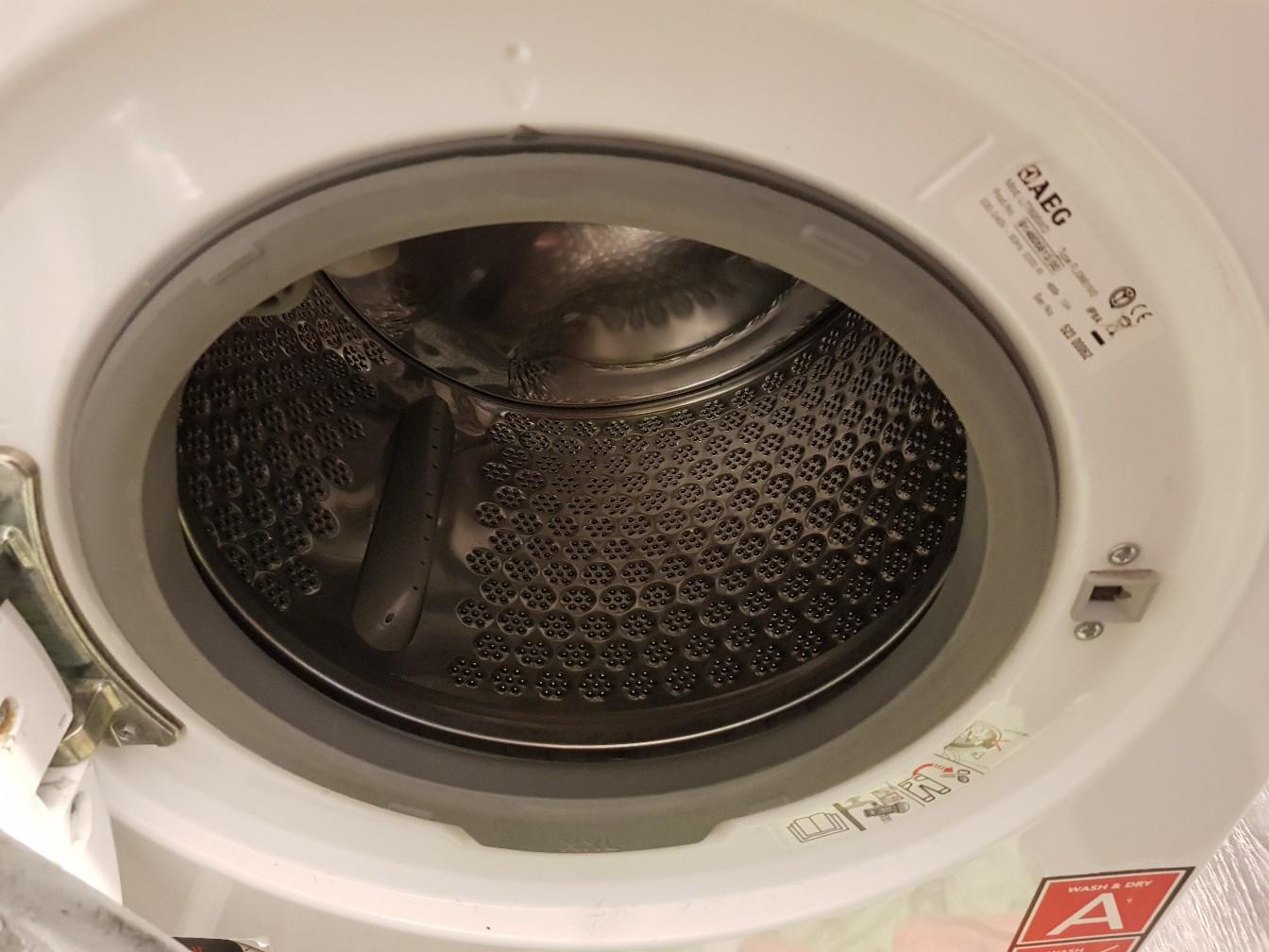 AEG washer dryer 9 kg in M23 Manchester for £150.00 for sale Shpock