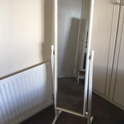 Freestanding mirror good used condition from pet and smoke free home