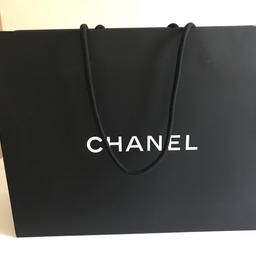 X2 Chanel store bag
Black & white
Medium/Large size.

Used once to bring a bag home. No longer need the store bags.

£5 each.

Collection. Postage at cost.

Email any qs.

Thanks