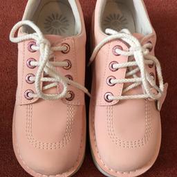 Lovely pair of baby pink coloured Kickers Ladies Kick Lo Platform shoes. Great for the summer.
As you can see they have hardly been used. Just couldn’t get used to the platform style!
The new season Kickers don’t include this pink colour and RRP is £90.
