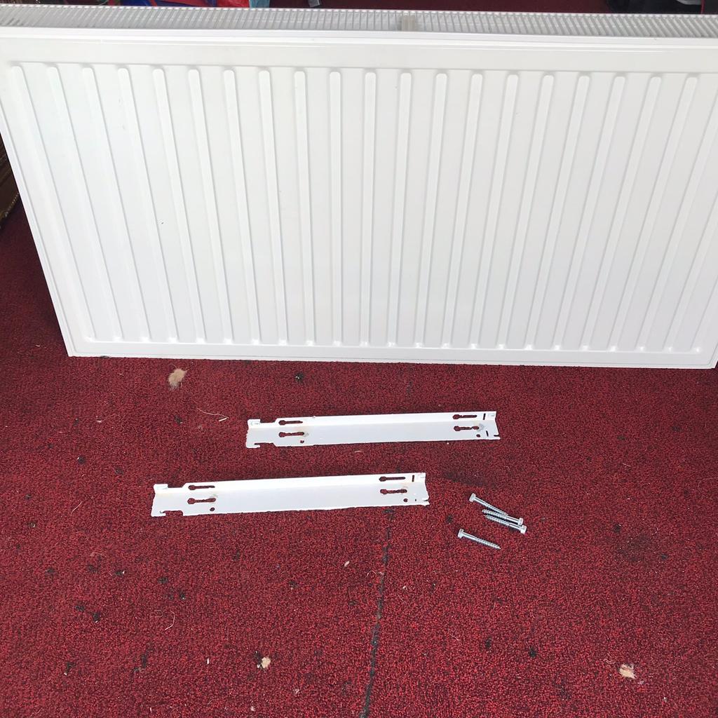 Double radiator 1200x600mm with brackets in St Helens für £ 15,00 zum ...