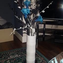 excellent condition,, vase with flowers