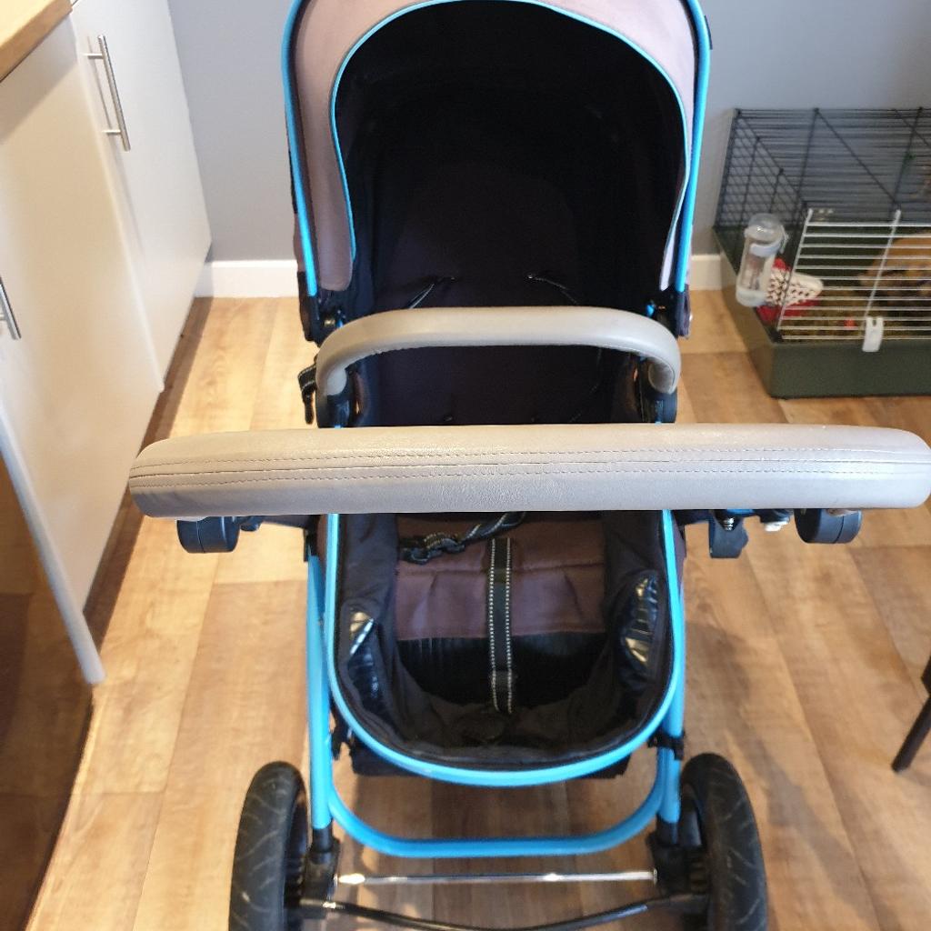 isafe complete travel system from new born in WF1 Wakefield for £50.00