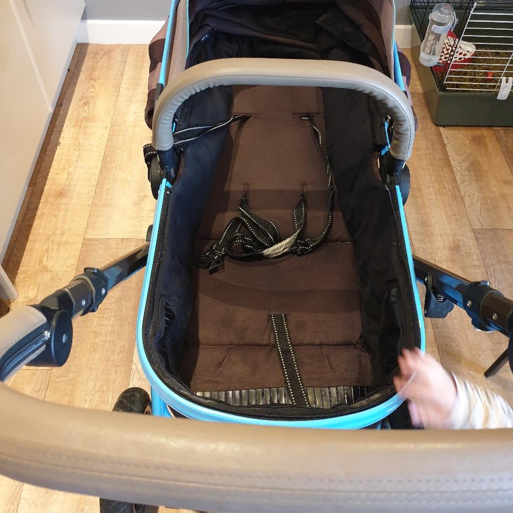 isafe complete travel system from new born in WF1 Wakefield for £50.00