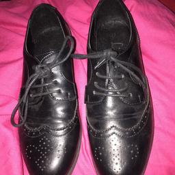 Used about 3 times
Great condition 
Collection only 
Size 7