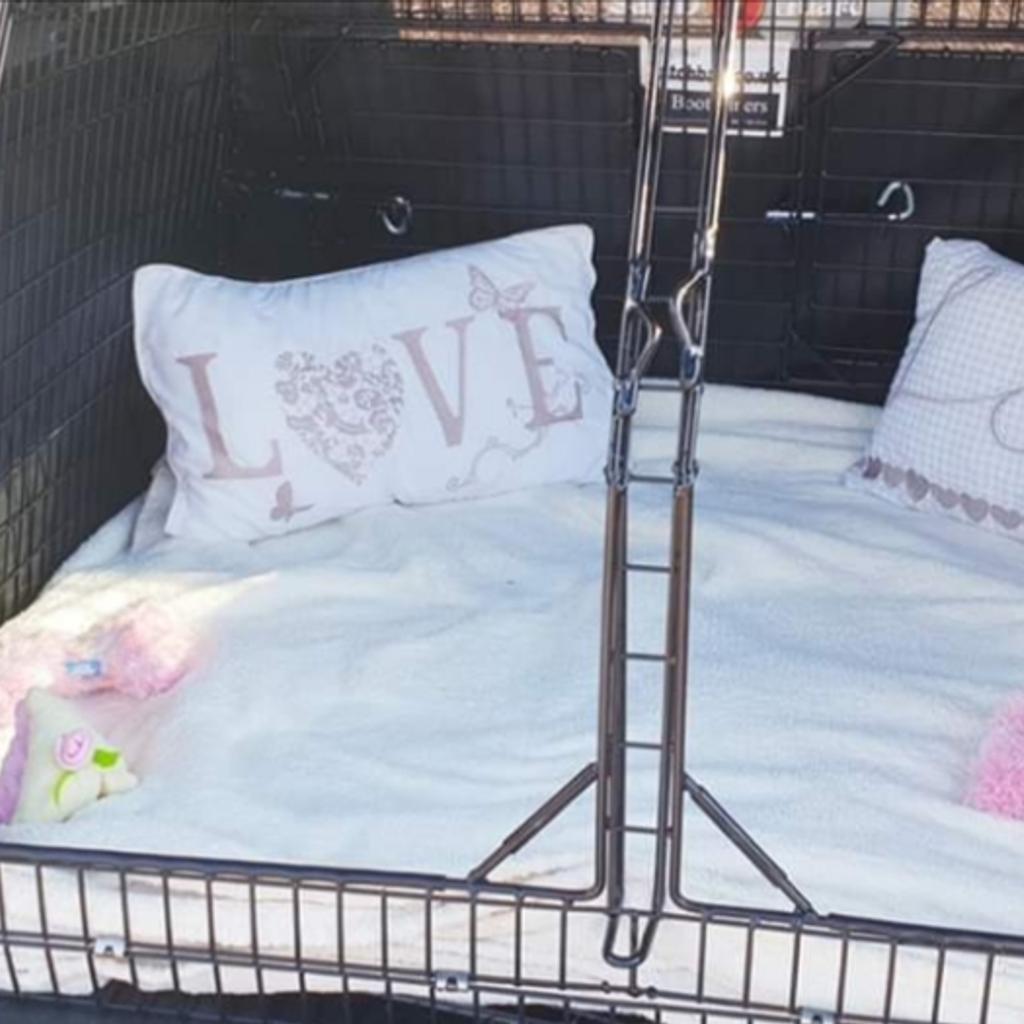 Dog Crate Car Cage Range Rover Sport in WS11 Cannock Chase for £299.00