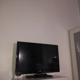 32 inch tv 
Good condition 
With remote