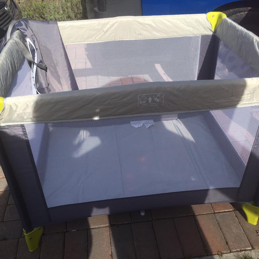Cuggl little snooze travel cot as new in DL16 Spennymoor for