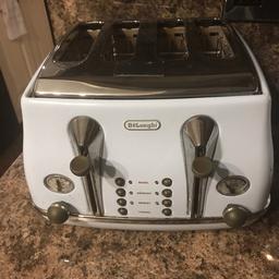 Light blue DeLonghi kettle with matching 4 slice toaster great used condition can show working £60 ONO