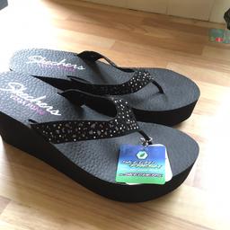 Brand new never worn, still have the tags attached.
Size 7 Yoga foam.
Collection only.
cost £30 normally