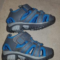 Boy's summer shoes. in excellent condition. size 4k