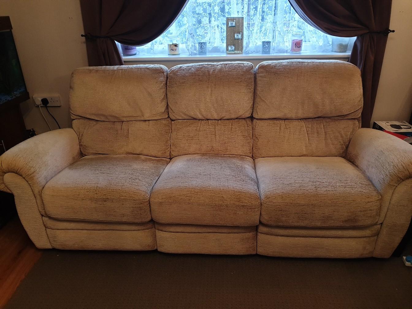 2 + 3 Seater Electric Recliner Sofas in NG5 Nottingham for free for