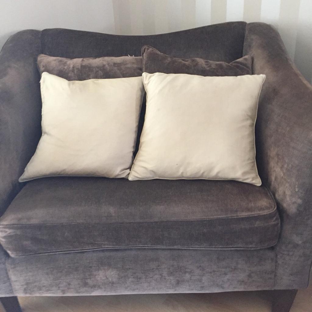 John Lewis Sofa & Armchair in London Borough of Bexley für £ 330,00 zum