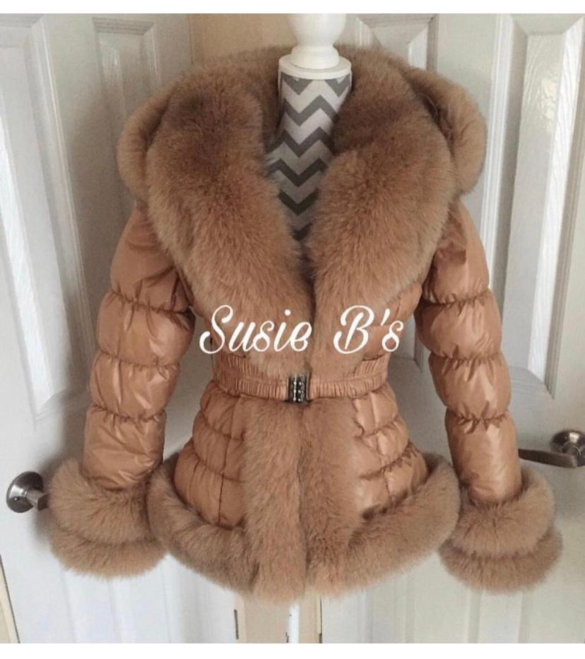 Susie b Romany fox fur coat camel in CM14 Brentwood for 300.00