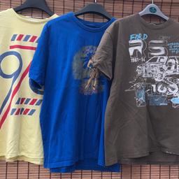 3 x men’s logo t-shirts

Yellow 976 size xl

Marks & Spencer’s blue hula girl size xl (very small hole at bottom of top)

Charcoal Fruit of the loom Ford Escort RS size xl ( bit of paint on bottom of shirt)

Collection from Newbold, Chesterfield