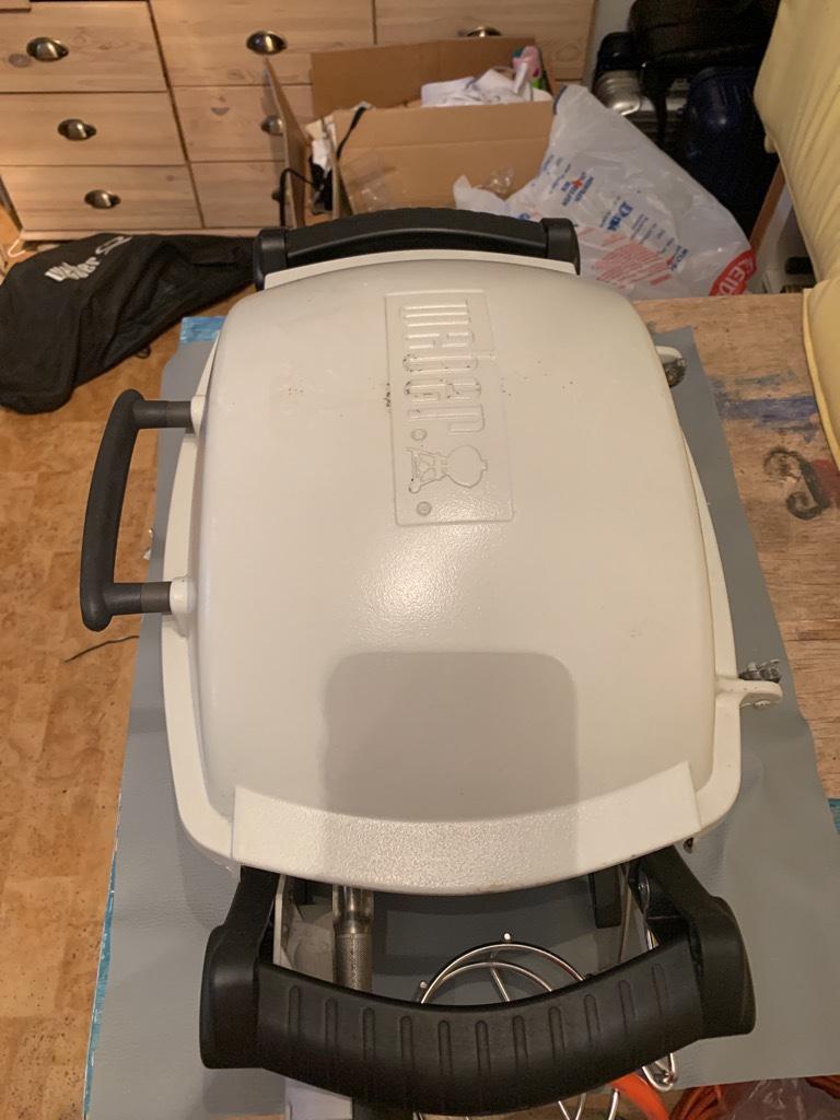 Weber Q100 Gasgrill, Grill für Balkon,Camping in 82223 Eichenau für 100