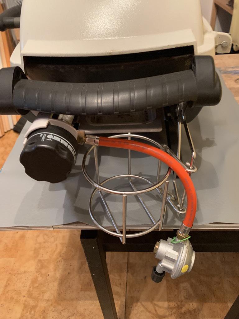 Weber Q100 Gasgrill, Grill für Balkon,Camping in 82223 Eichenau für 100