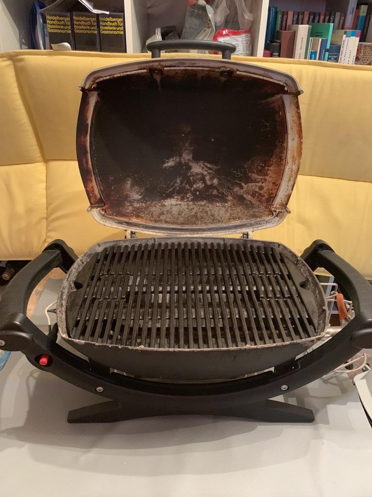 Weber Q100 Gasgrill, Grill für Balkon,Camping in 82223 Eichenau für 100