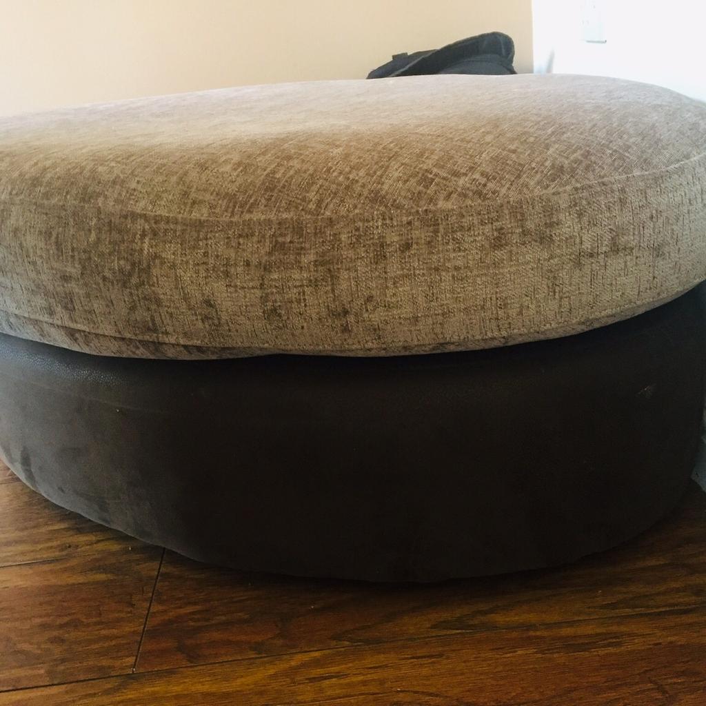 4 seater sofa, love seat and puffy in TS12 Skelton für 100,00 £ zum