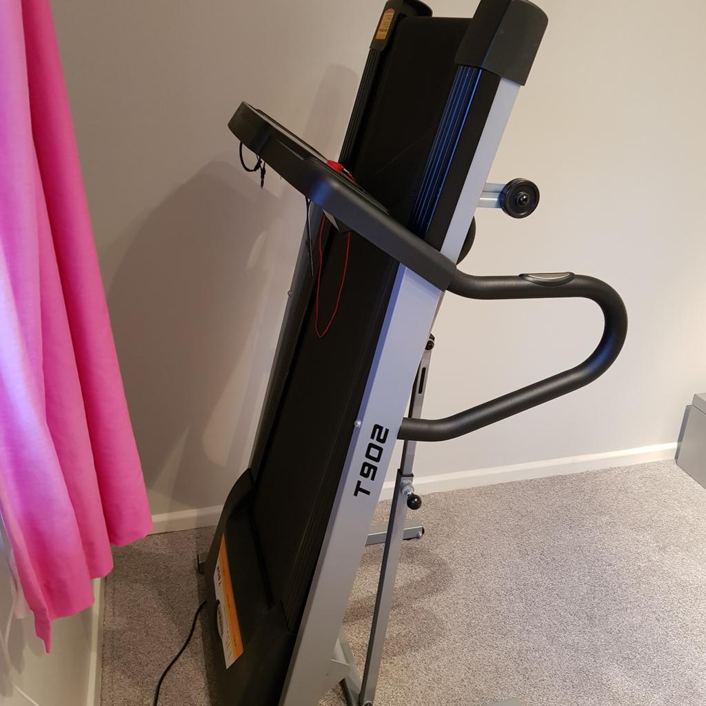 Tempo T902 Treadmill in SL2 Britwell for 190.00 for sale Shpock