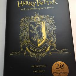 Verkaufe die Sonderedition des ersten Harry Potter Buches. Es ist die Hufflepuff Edition auf Englisch. Nie gelesen, stand nur im Schrank. Versand im Preis miteinbegriffen.