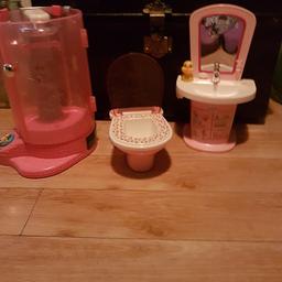 All in excellent, fully working order
Includes Shower, sink and toilet
Selling for daughter who has grown out of them, hardly used
collection Wrexham or local delivery available