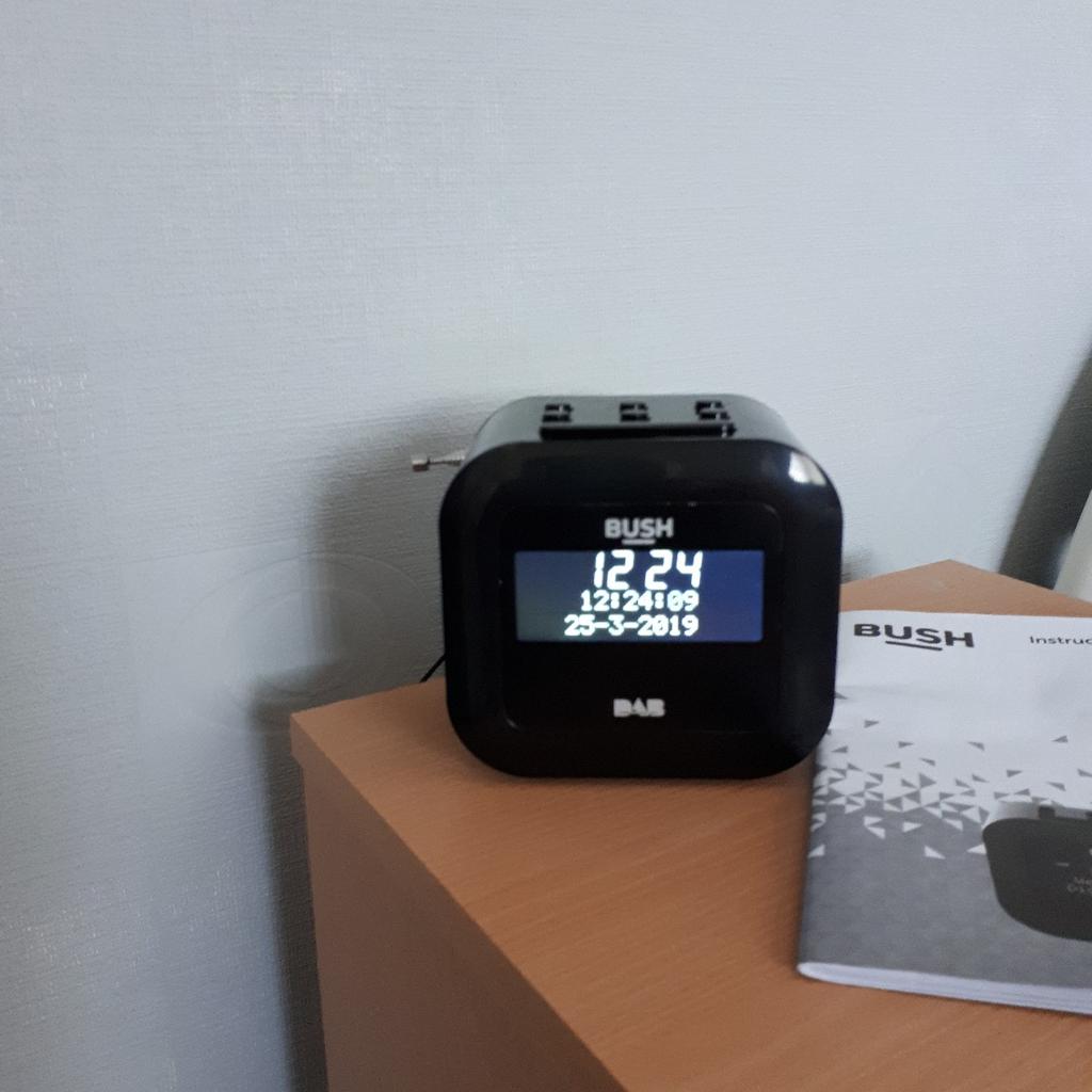Bush DAB alarm clock radio in WF9 Wakefield für £ 10,00 zum Verkauf