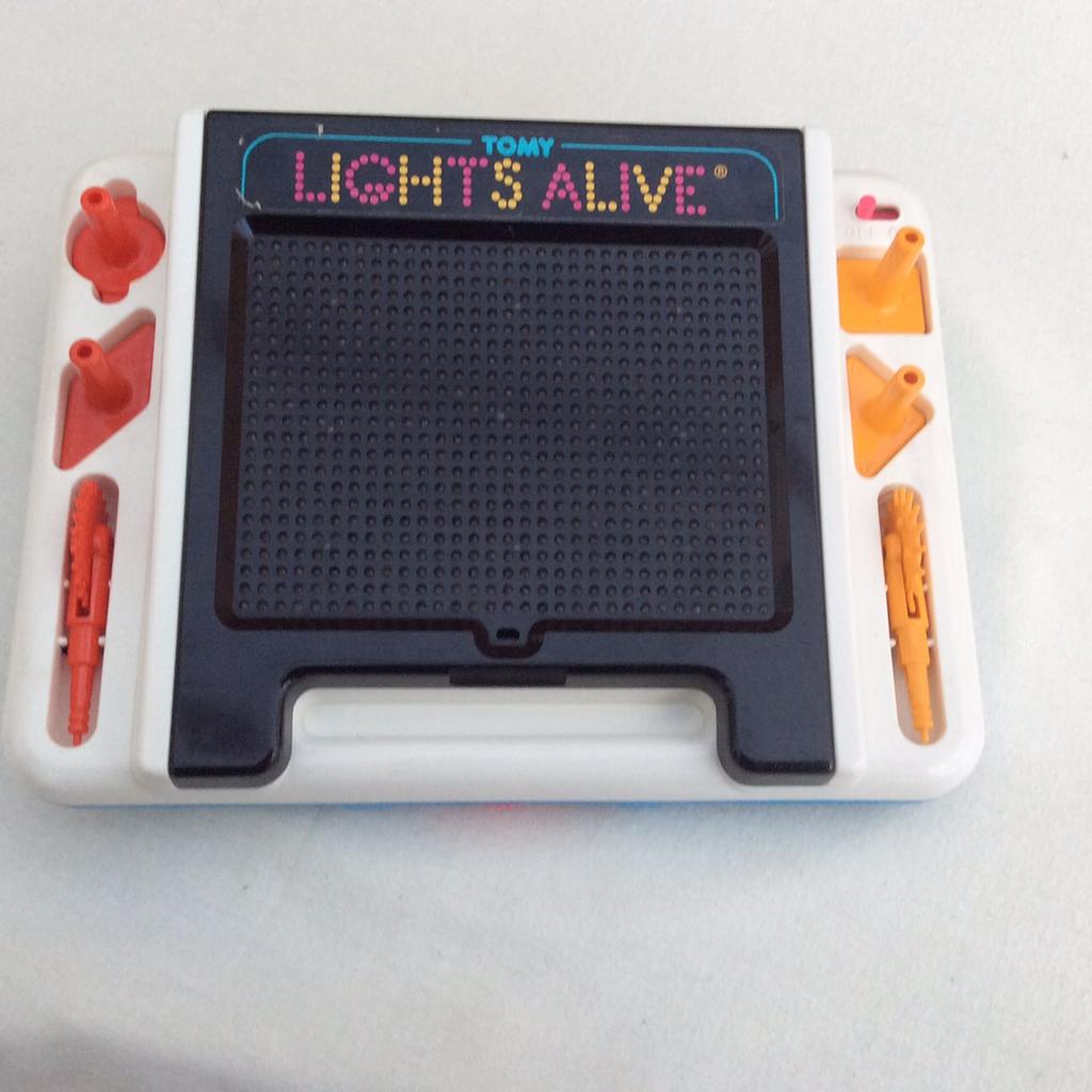 Retro Lights Alive game in WV14 Sandwell für £ 6,00 zum Verkauf Shpock AT