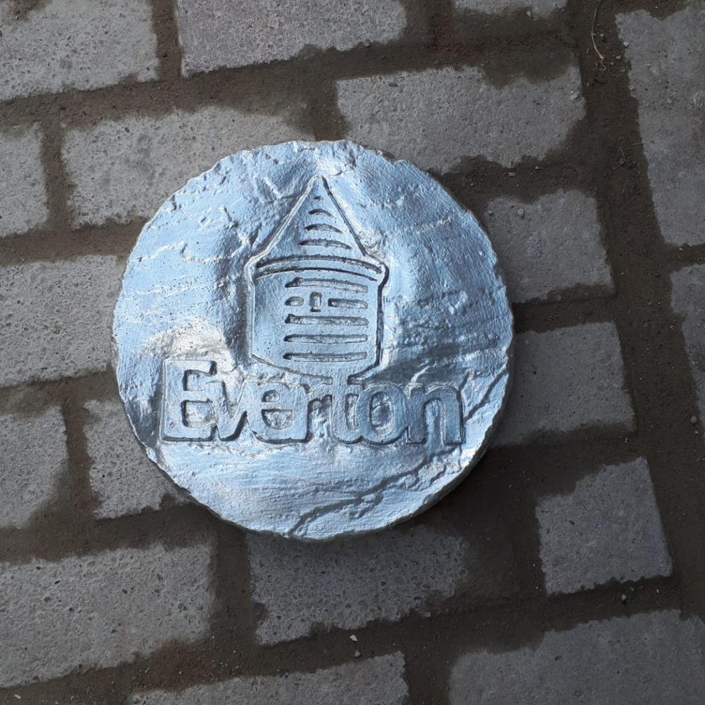 concrete stepping stone in CH65 Port for £5.00 for sale Shpock