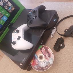 Xbox one 500g perfect working order fully boxed with two controllers one is xbox one s controller also comes with gta 5 ,headset, rechargeable battery pack and all cables may consider swaps